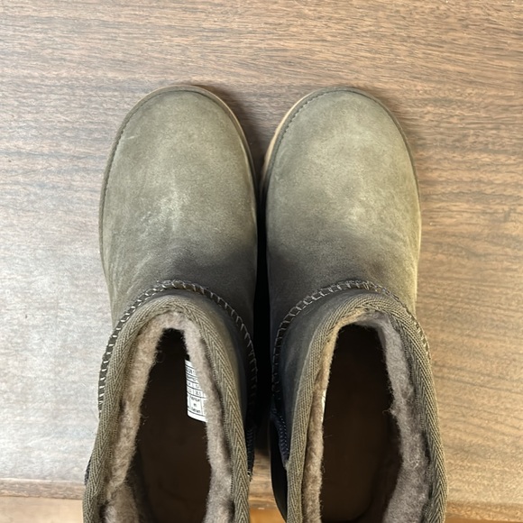 UGG Classic Femme Mini Boot - Picture 3 of 5